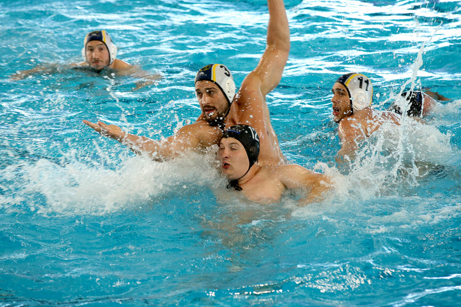 V finalu Calcit Waterpolo začel s porazom, sledi tekma Pod Skalo
